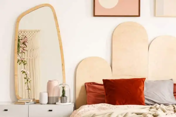 Styling Irregular Mirrors: Enhancing Your Home's Aesthetics | WPL Interior Design